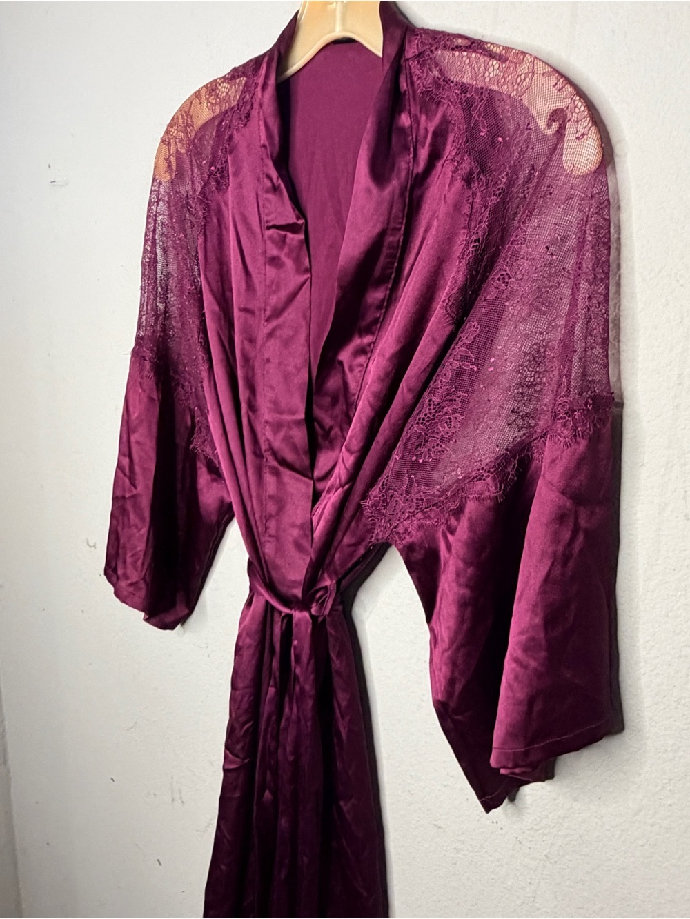 Victoria's Secret Robe - Picture 3 of 7